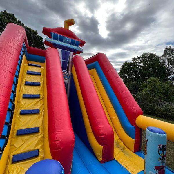 Piepūšamā atrakcija suņu patruļa slide