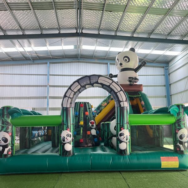 Panda piepūšamā atrakcija bērniem