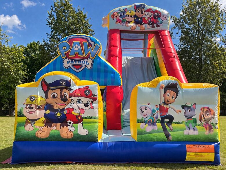 Ķepu patruļas piepūšamā atrakcija bērnu pasākumiem un nomai